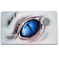 Playmat con el ojo del Blue Eyes White Dragon
